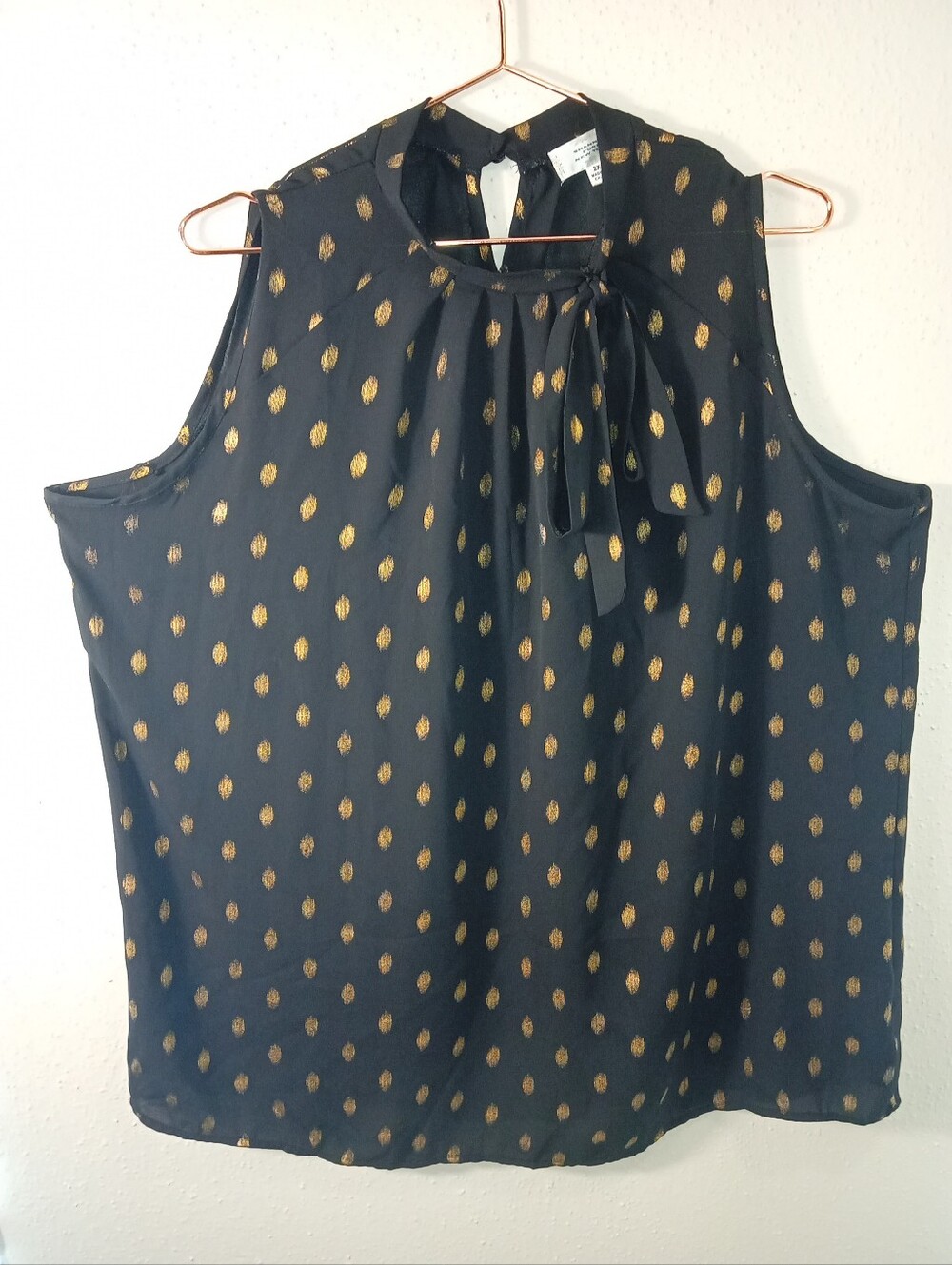 Women's Sleeveless Black Top with Gold Dot Tie-Neck sz 2X